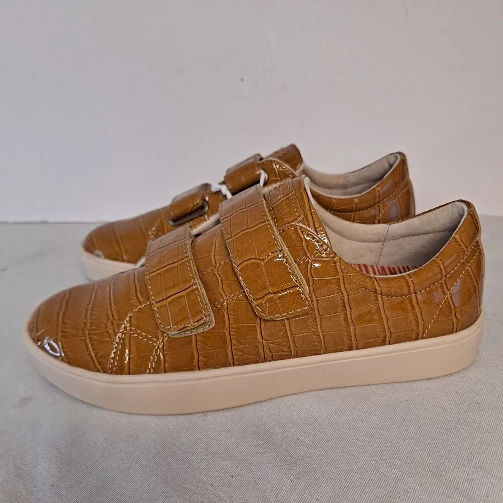 Revitalign Malibu Bella Sneakers Patent Croc Print Women's Sz 7.5B Tan Orthotic